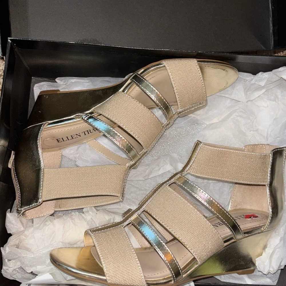 Gold wedges